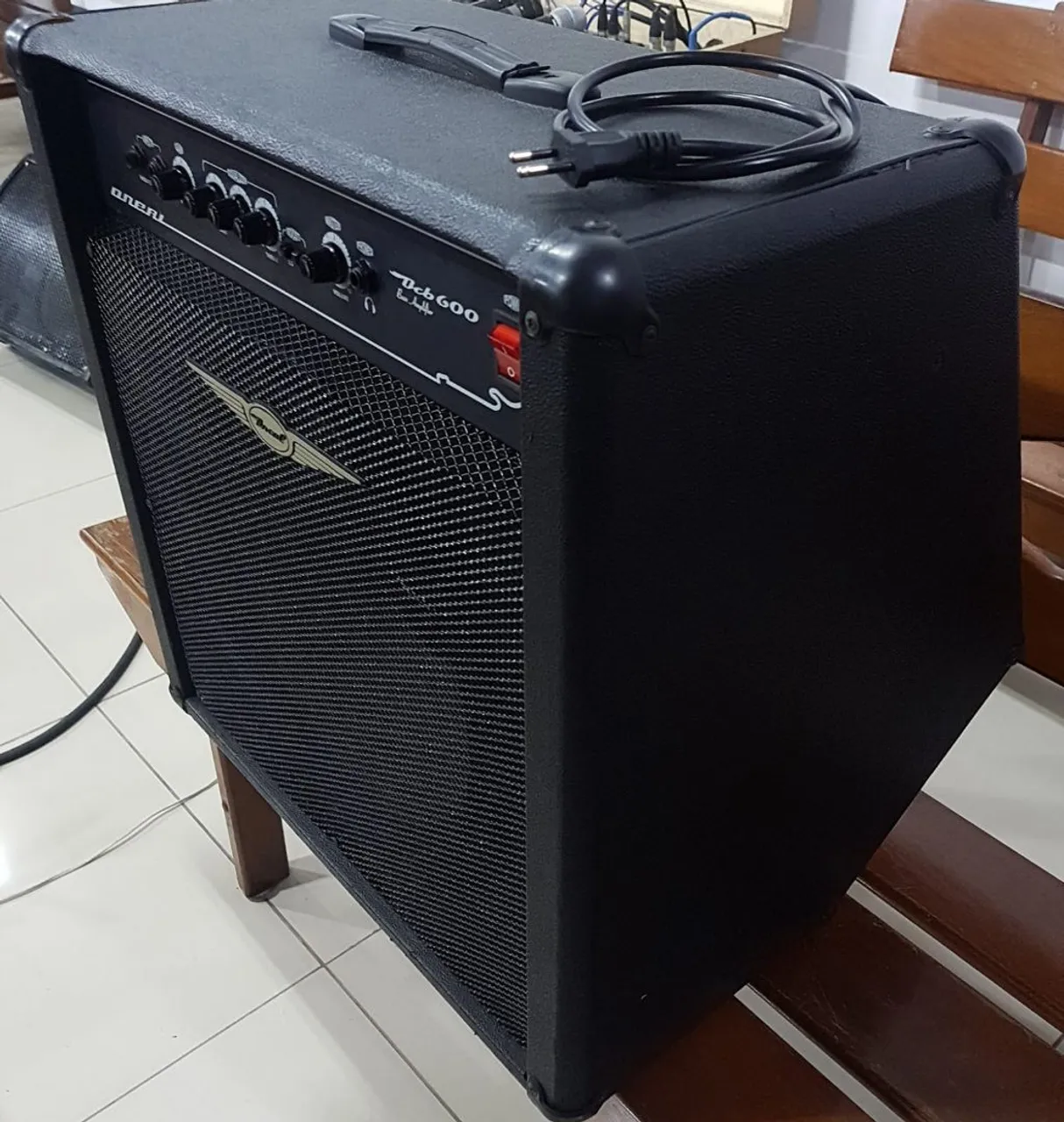 Amplificador de baixo OCB 600