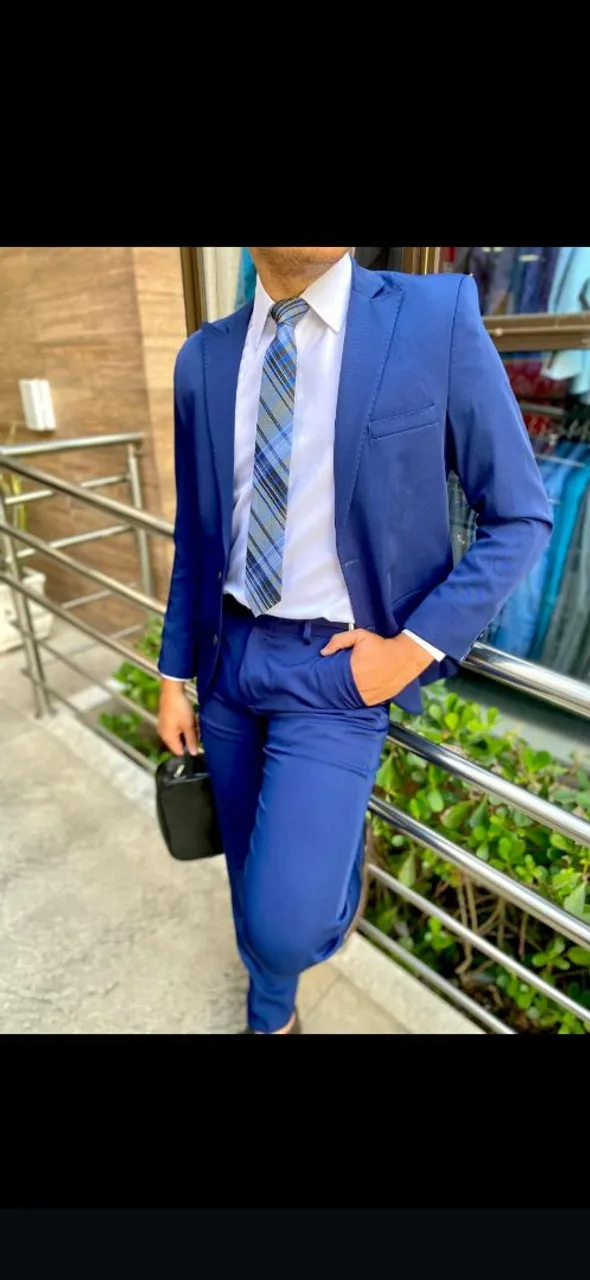 Terno Azul Elegante para Homem