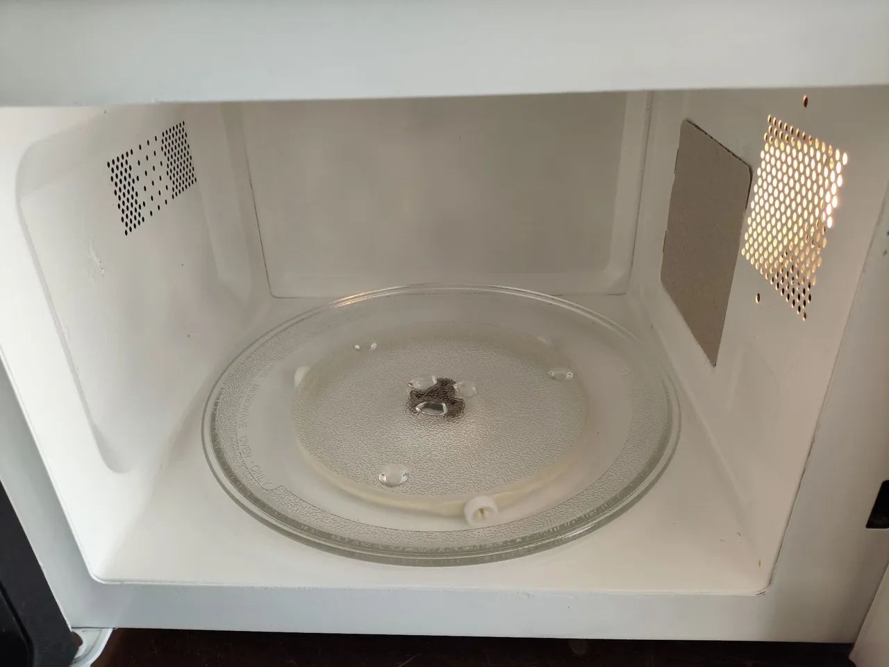 Microondas Electrolux,18 lts,110 volts, entrego e dou garantia  - Foto 3
