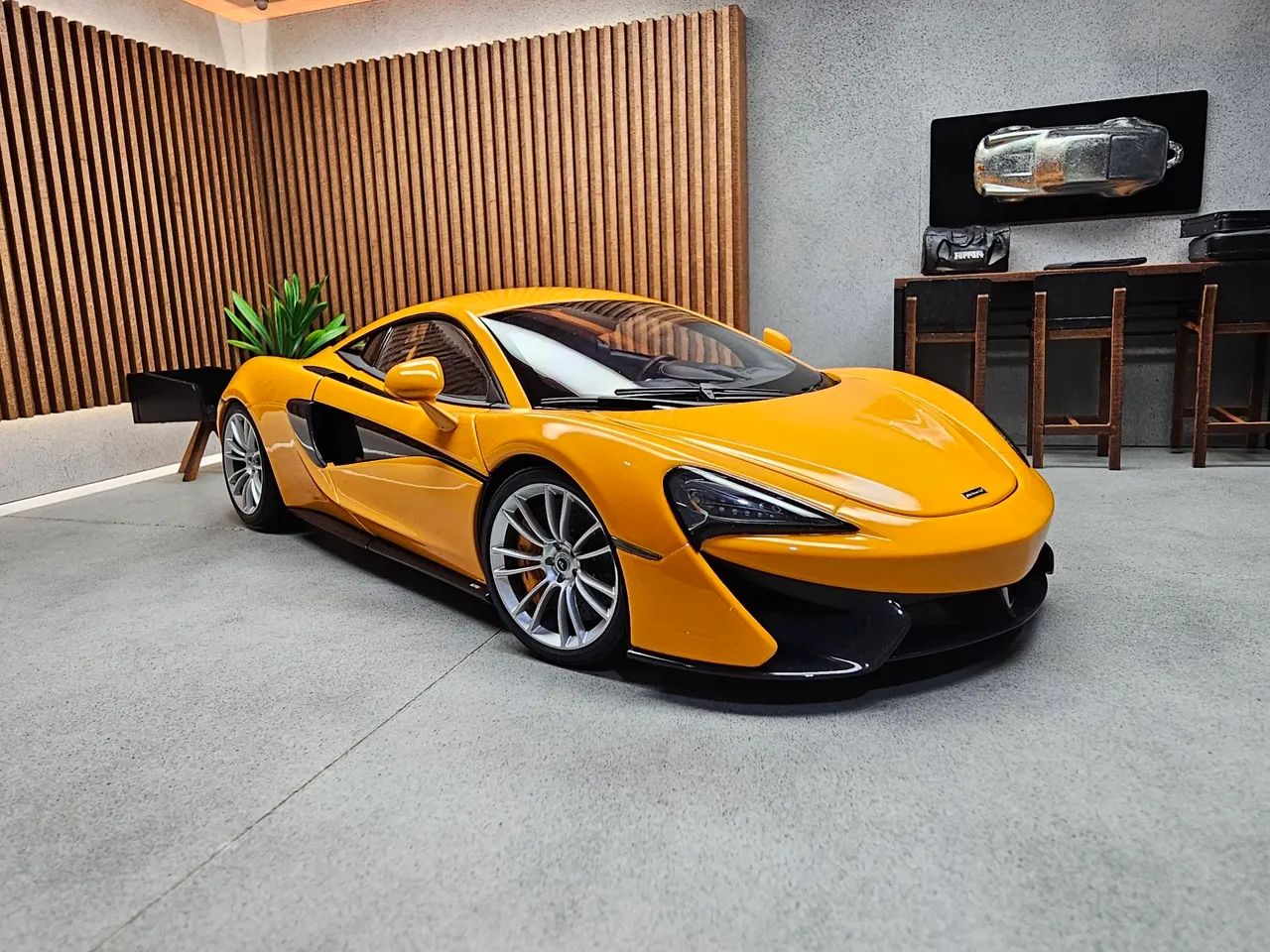 Miniatura McLaren 570S Autoart 1/18