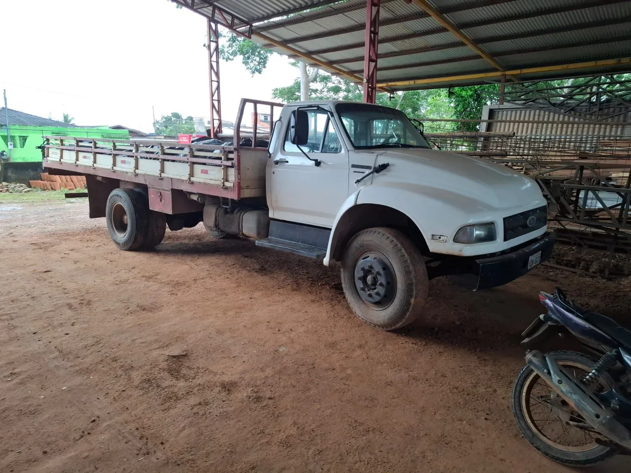 Caminhão F12000
