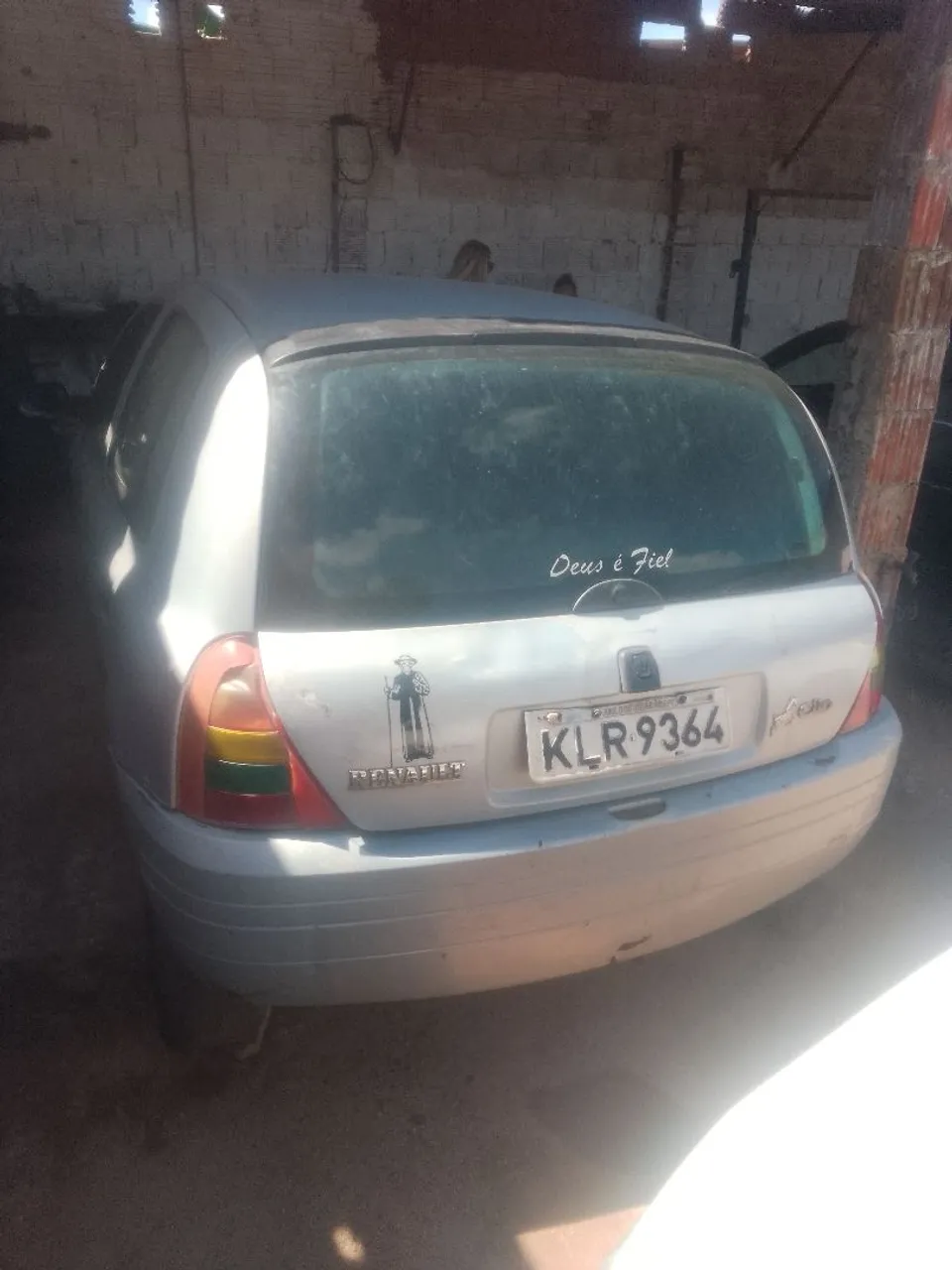 Clio só bota a base do motor