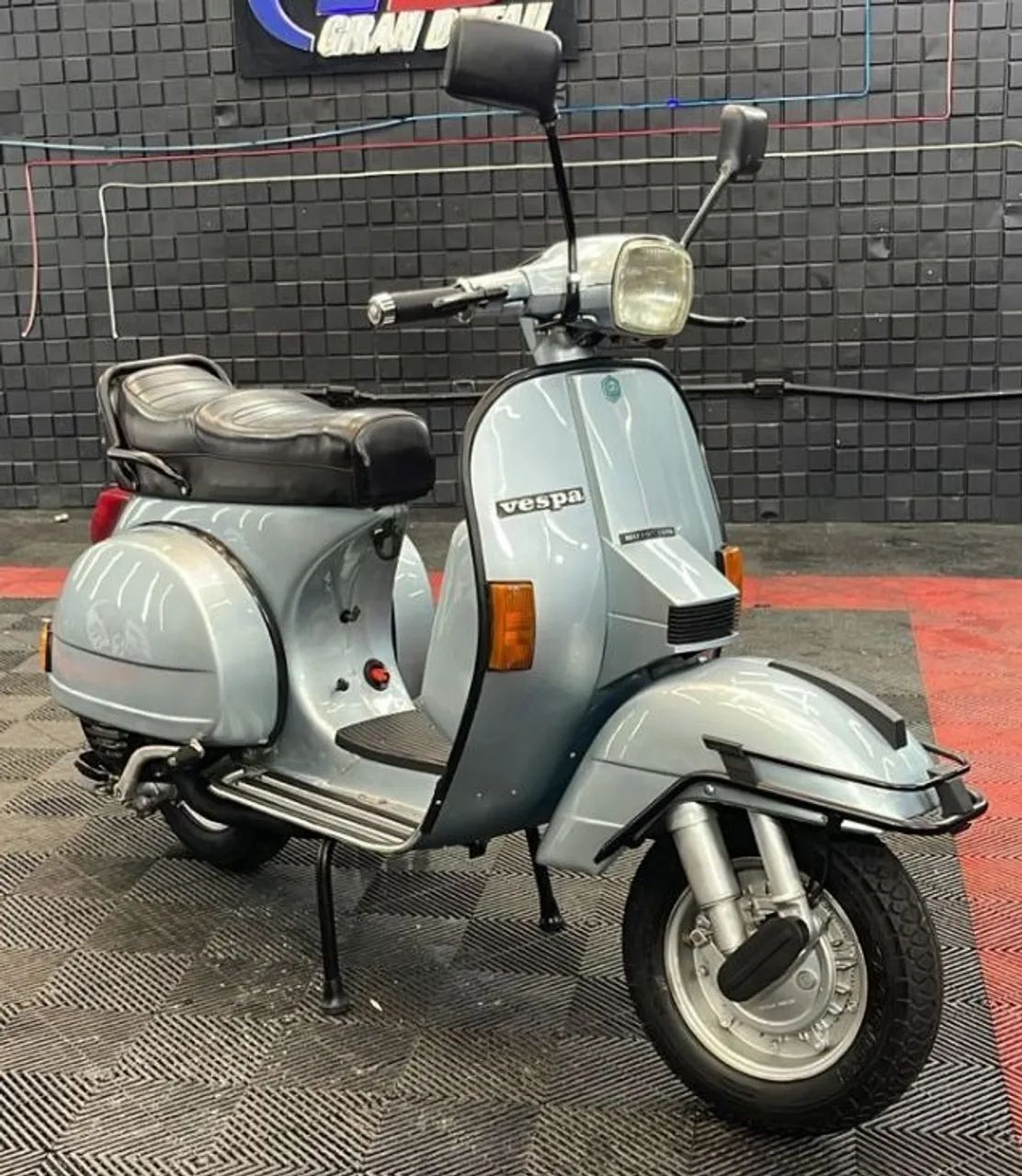Vendo Vespa Armani Vespa 946 Usata 946 Emporio Vendo Vespa 946