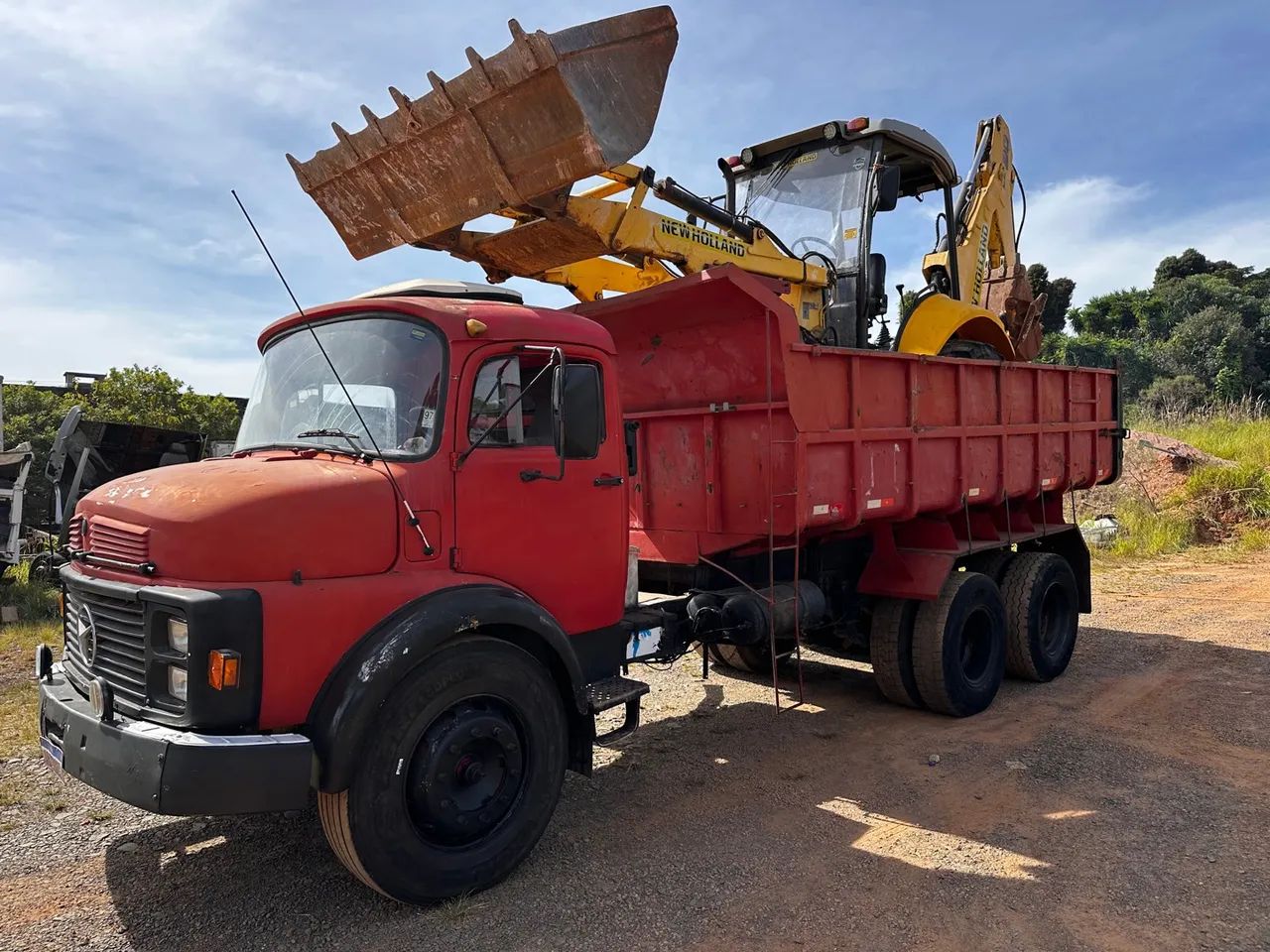 Retroescavadeira LB 90 2010 caçamba 1113  - Foto 4