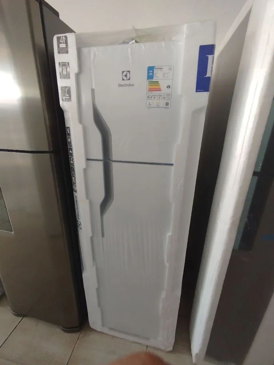 Geladeira Electrolux Duplex Branca Nova