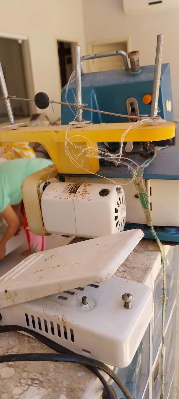 Máquina overloock - Foto 2