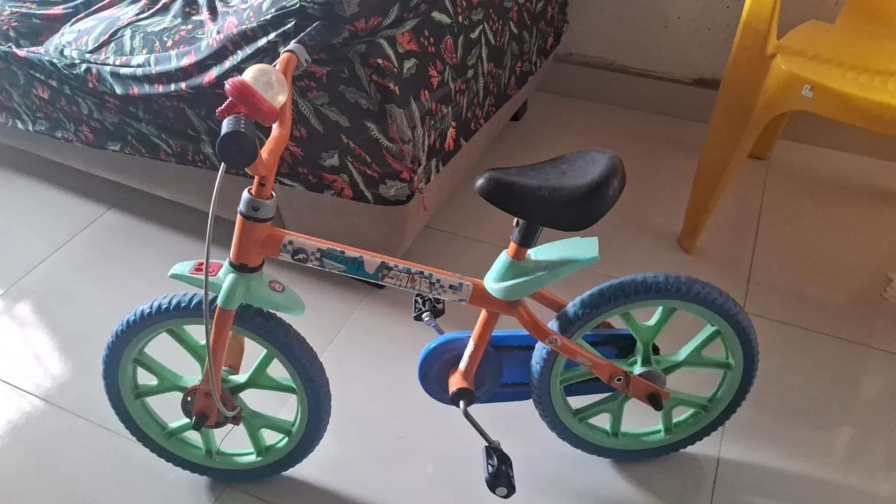 Bicicleta Infantil Colorida - Diversão Garantida!