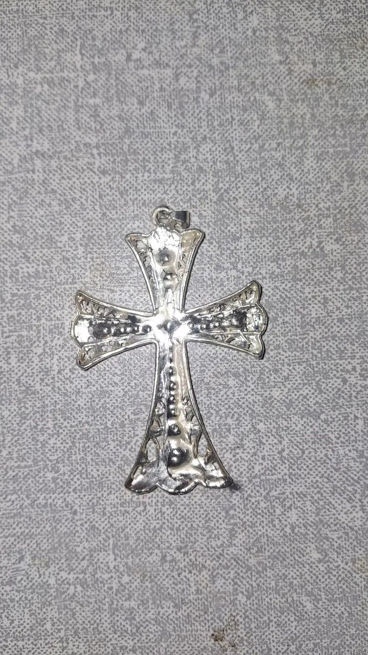 Cruz com detalhes de diamente - Foto 2