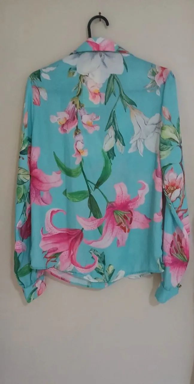 Blusa Floral Delicada Tecido Leve. - Foto 2