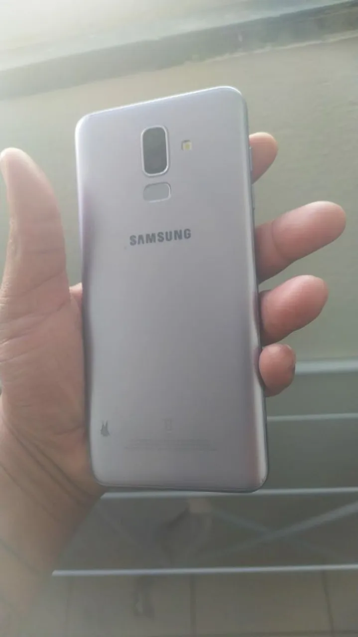 Samsung J8 com biometria