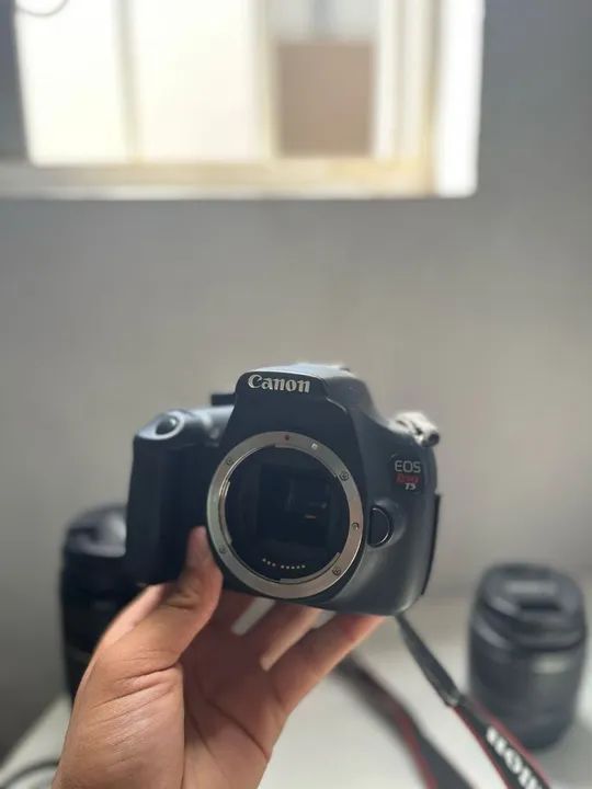 Câmera Canon T5i - Semi-nova