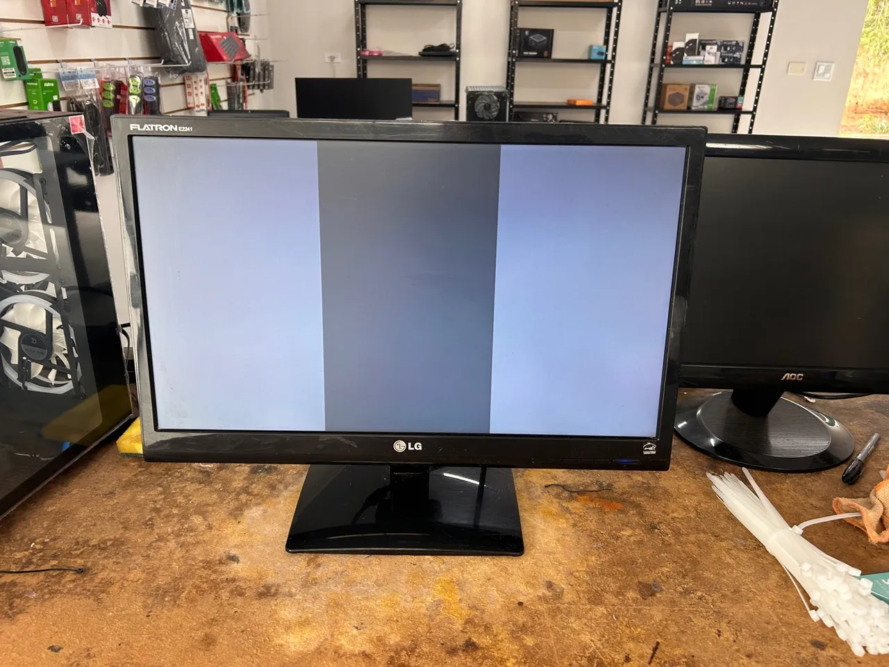 Monitor lg 22 polegadas DEFEITO