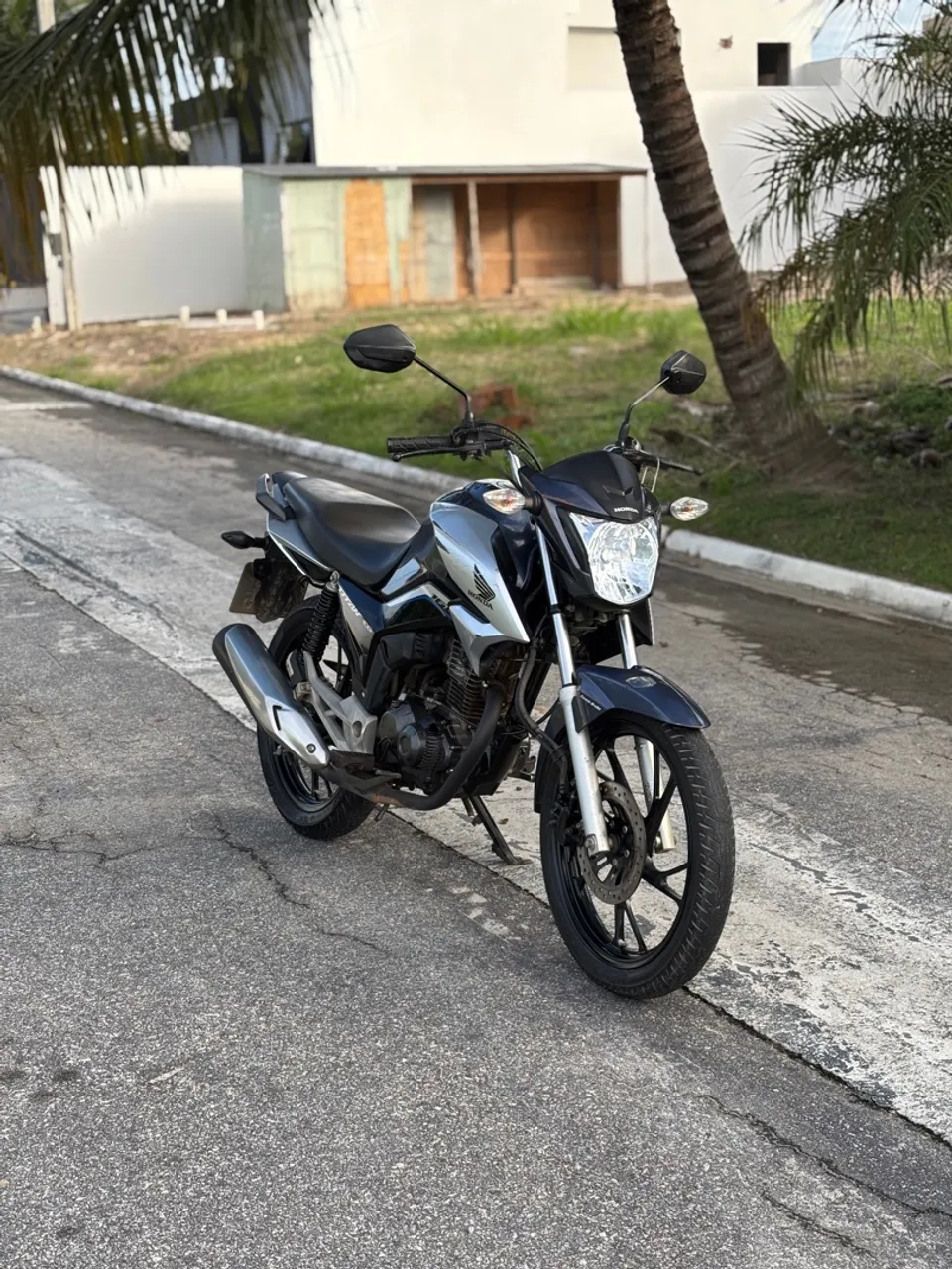 Titan 160 único dono