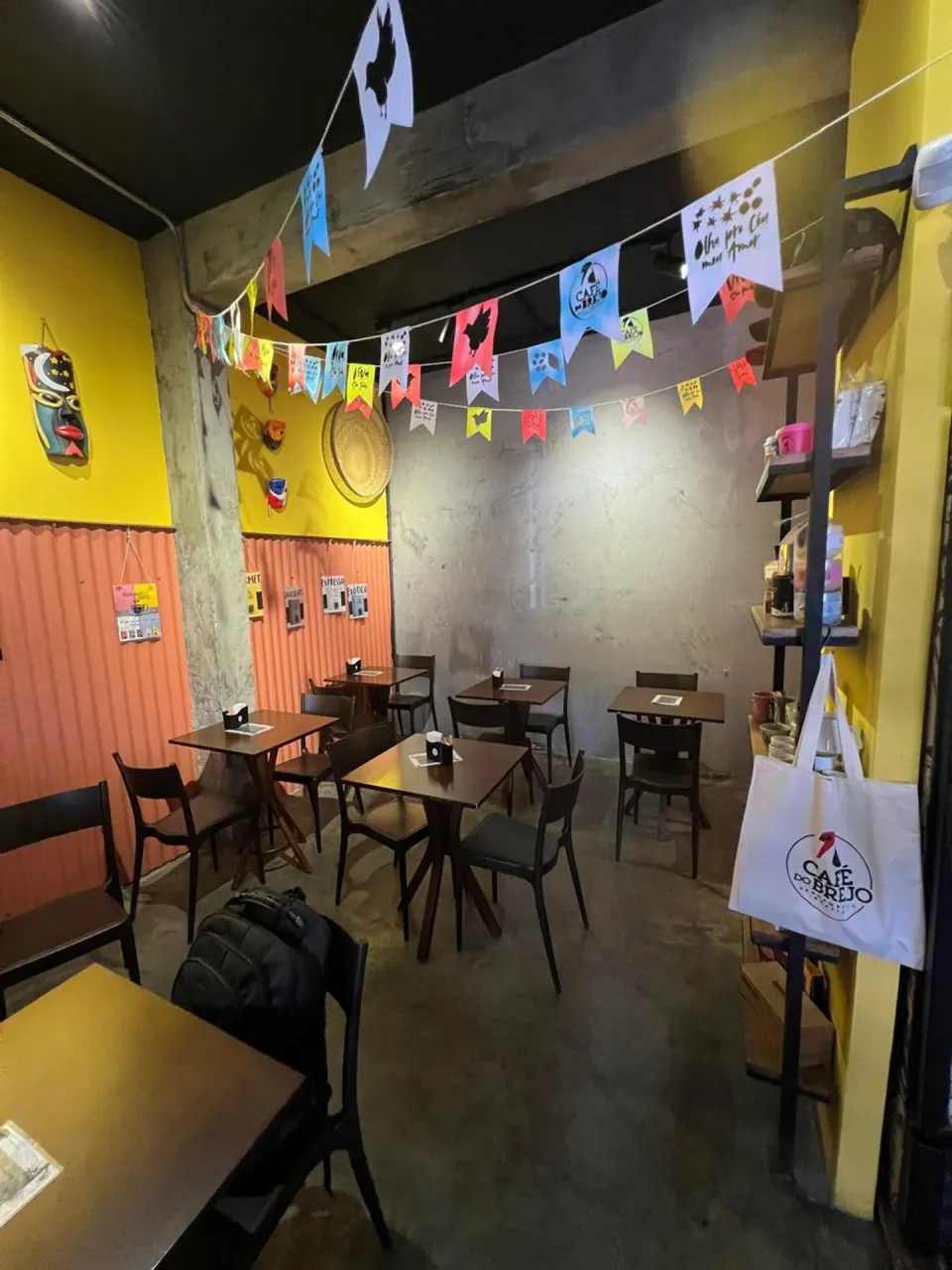 Casa comercial quase esquina com Rua da Aurora