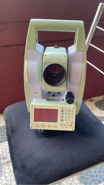  - Equipamento de Topografia