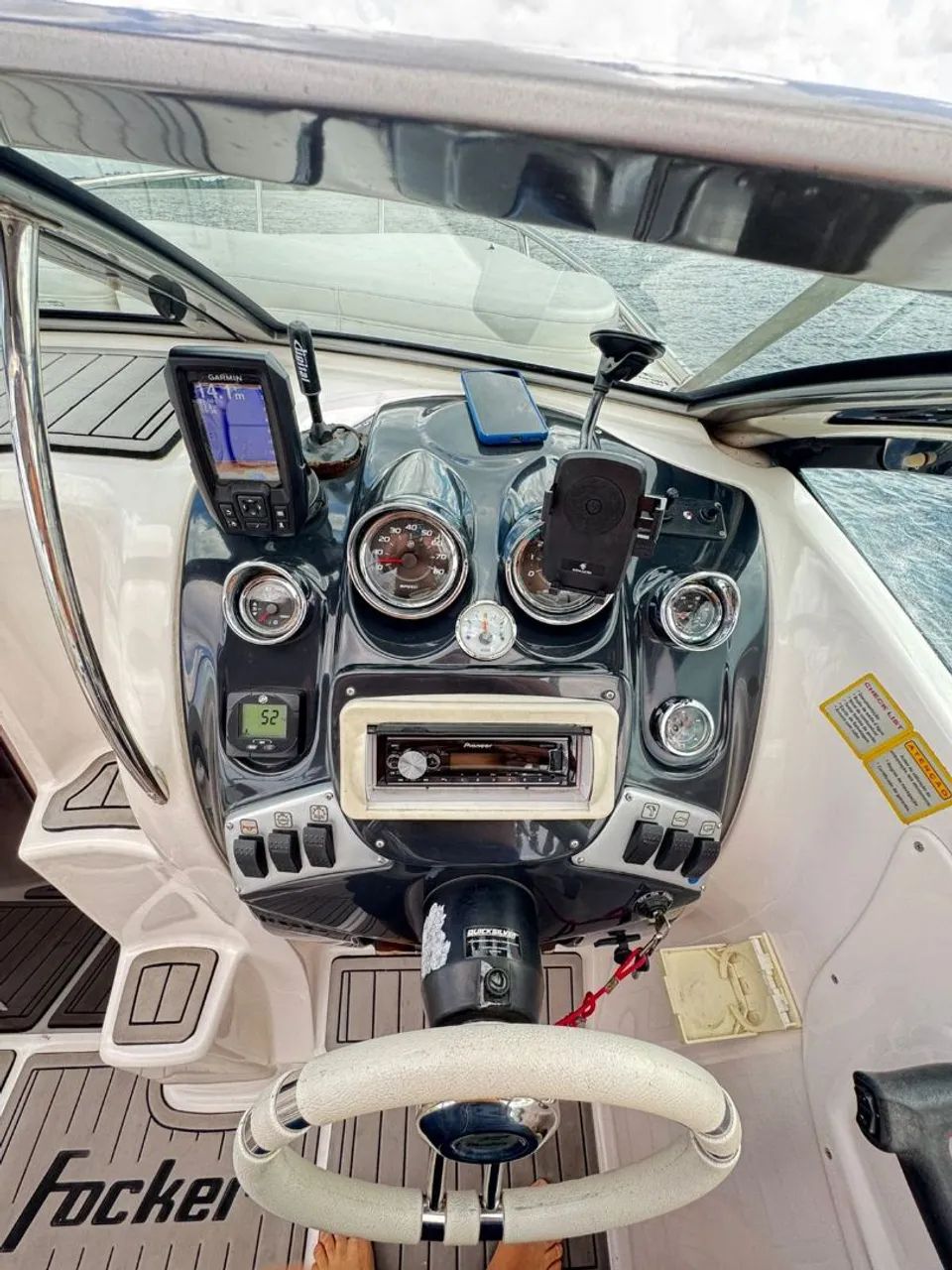 Lancha focker 21.5 pés motor 200 super nova  - Foto 4