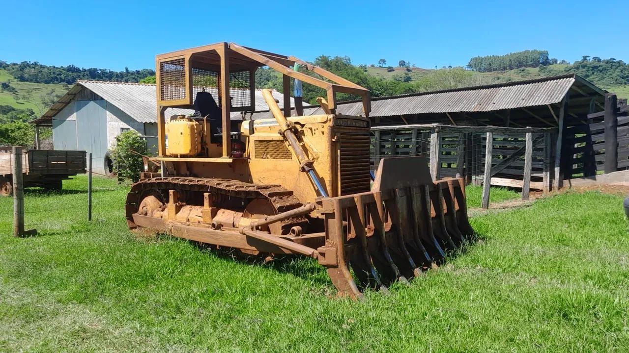 Trator esteira D50 Komatsu 