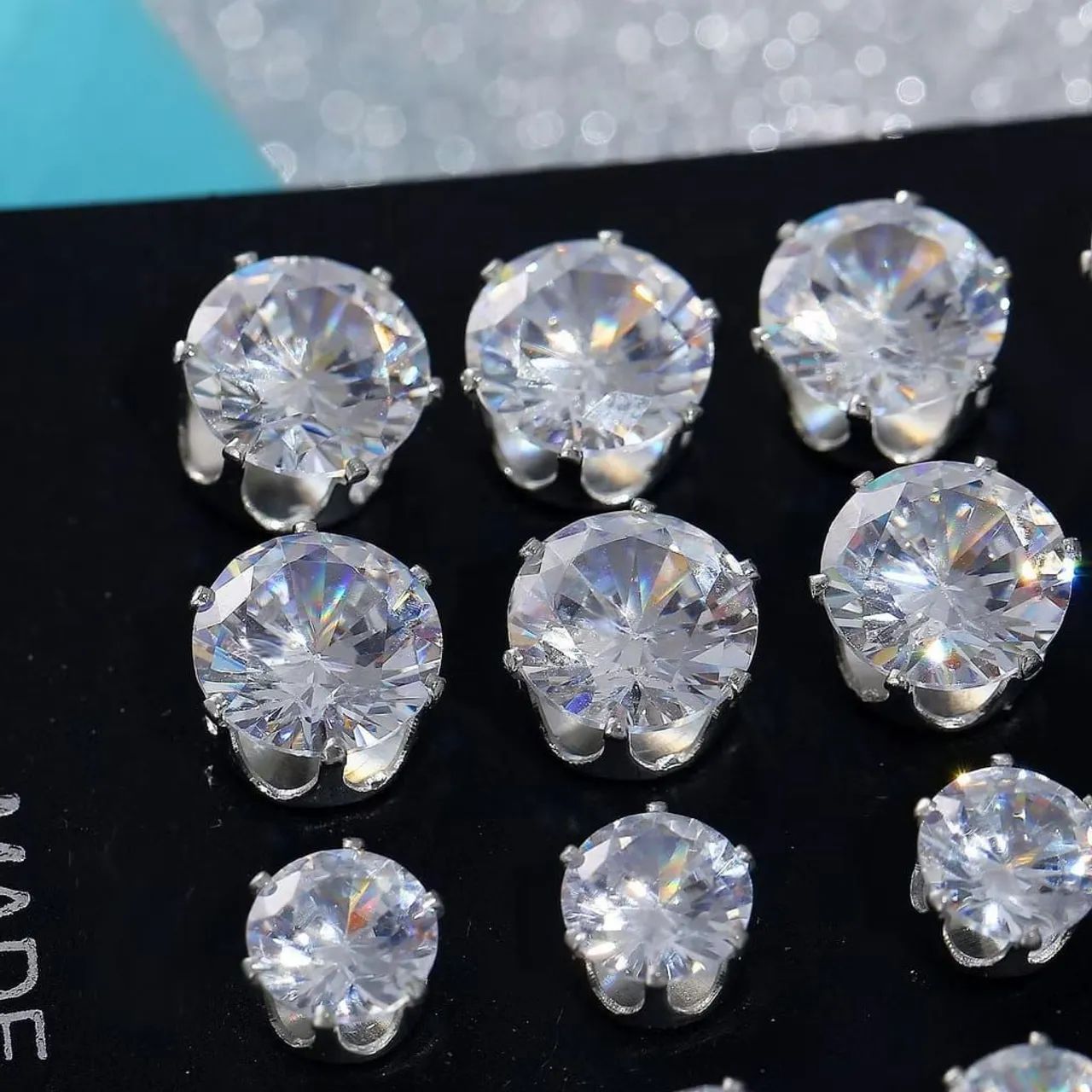 Brinco ponto de luz cristal de zirconia 