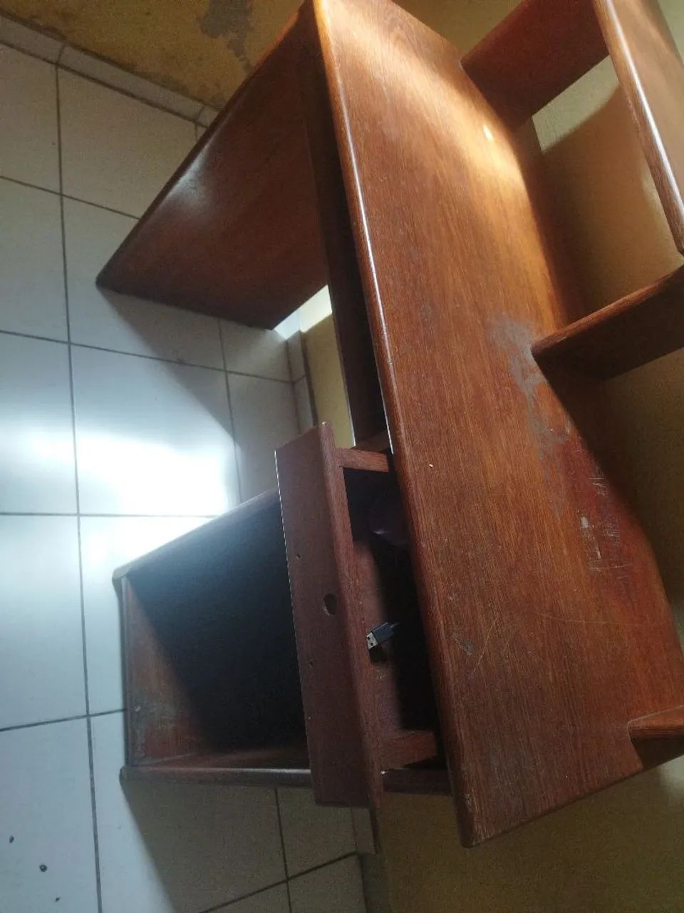 Escrivaninha de madeira - Foto 4