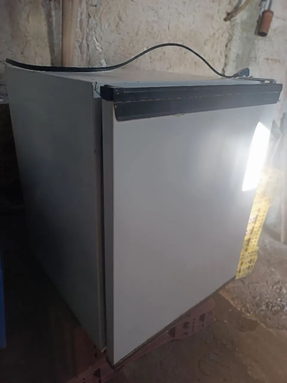 Frigobar 220w em ótimo estado de conservação  - Foto 2