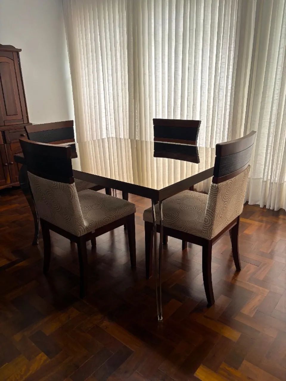 Conjunta Sala de Jantar | Mesa com tampo espelhado | 4 cadeiras - Foto 3