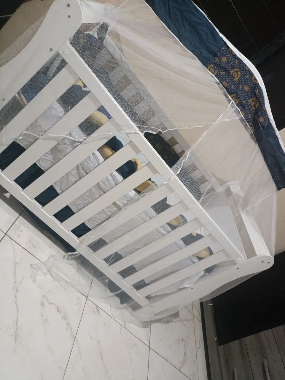 Berço Branco com Mosquiteiro, sem o colchão