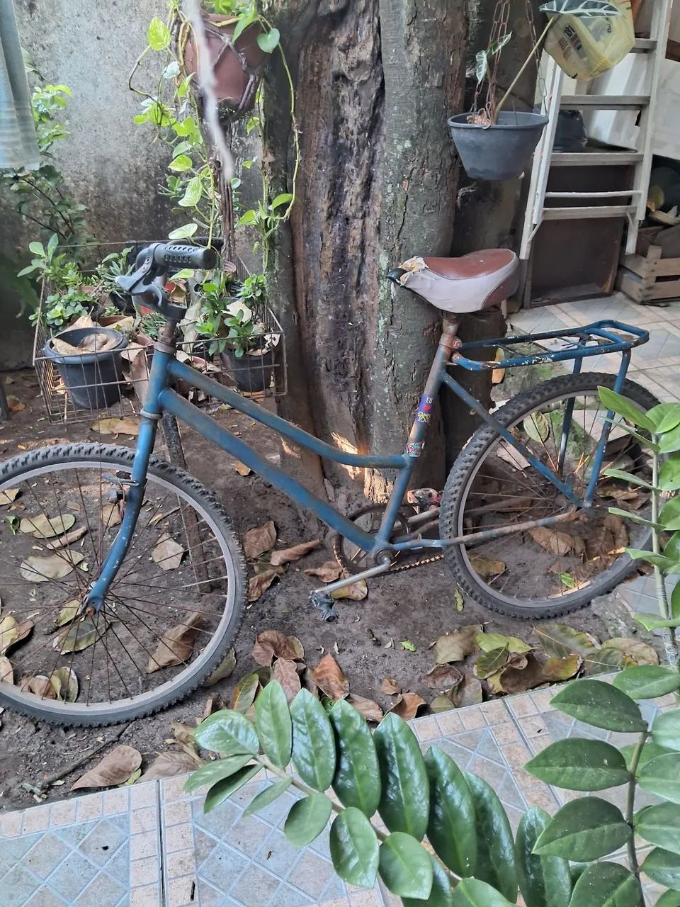 Bicicleta retro azul - Foto 3