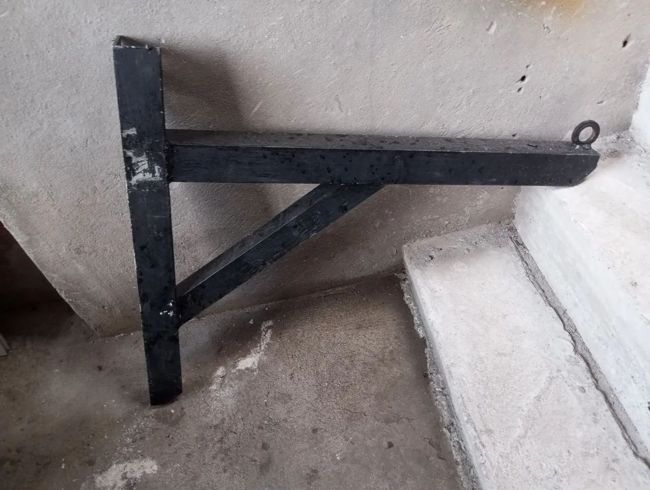 Suporte de metal para instalação