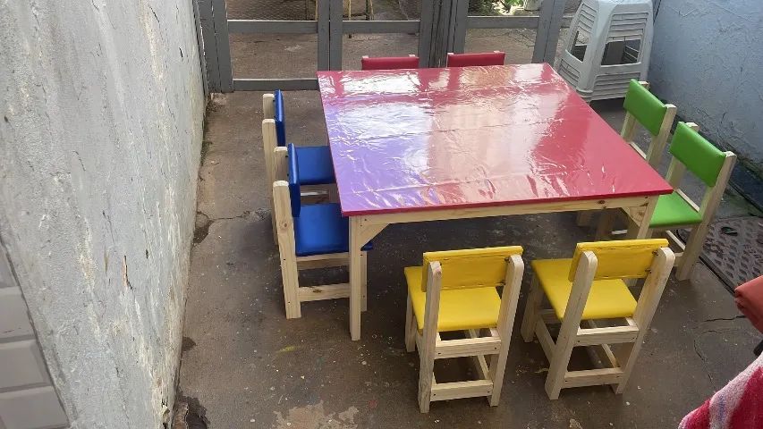 Mesa infantil com 8 cadeiras  - Foto 3