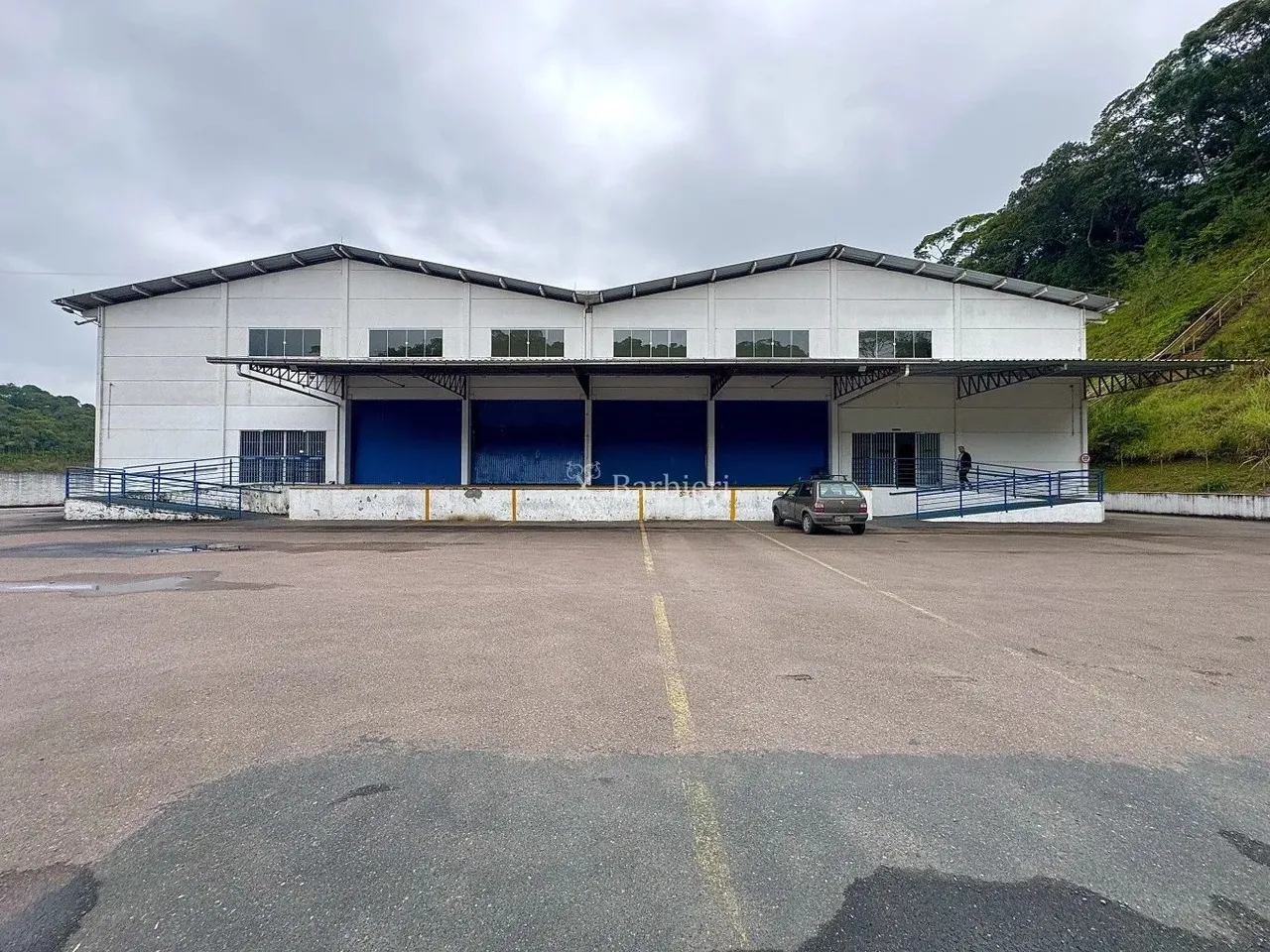 Galpão para locação com 4.000m² em terreno de 11.000m² no bairro Fortaleza em Blumenau/SC