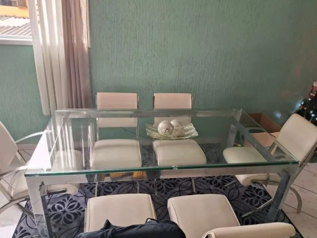 Mesa de Jantar de Alumínio com Vidro e Cadeiras