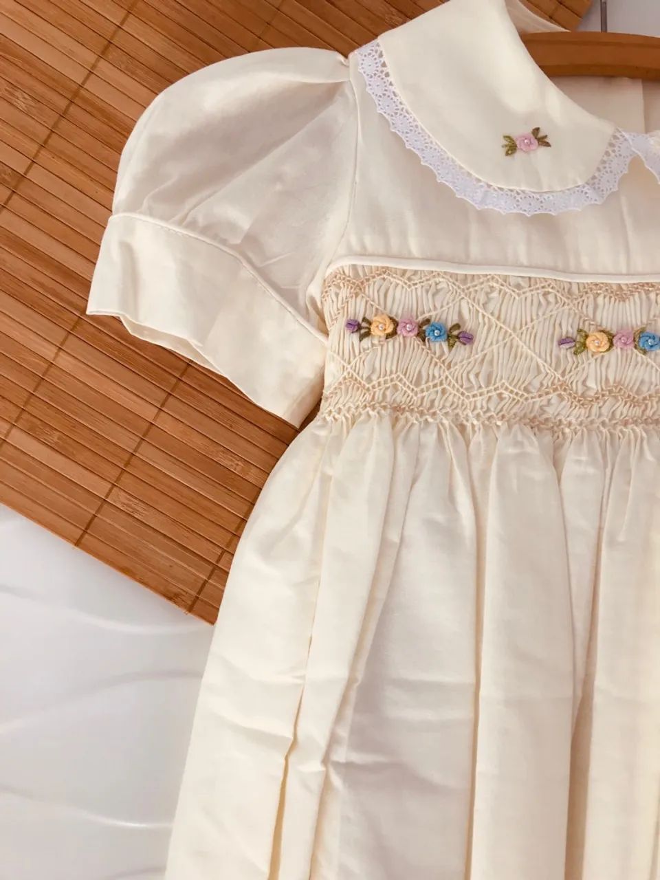 Vestido de festa bordado floral e detalhes em renascença  - Foto 3