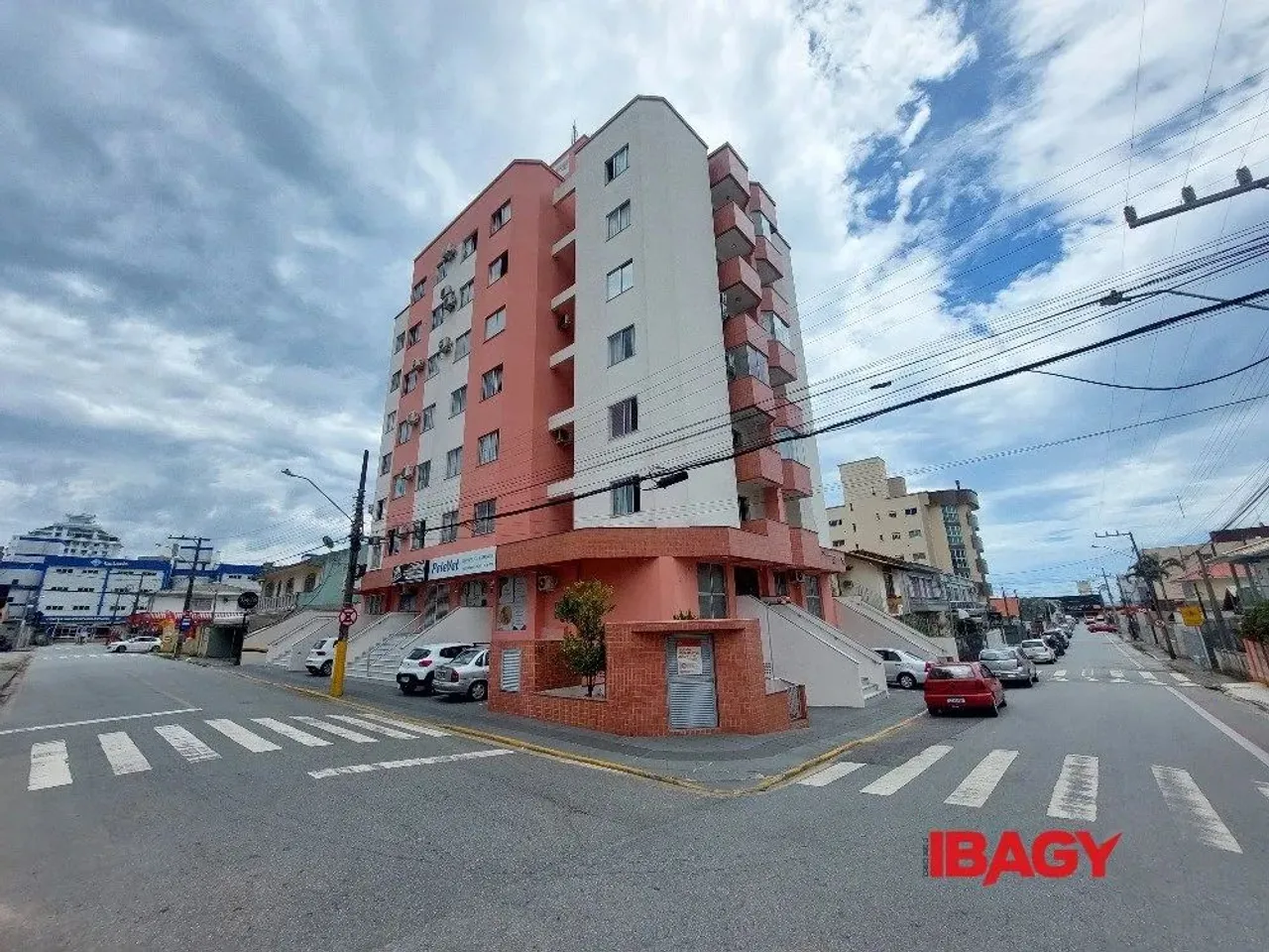 Excelente Apartamento 1 dormitório(s) em Barreiros - São José