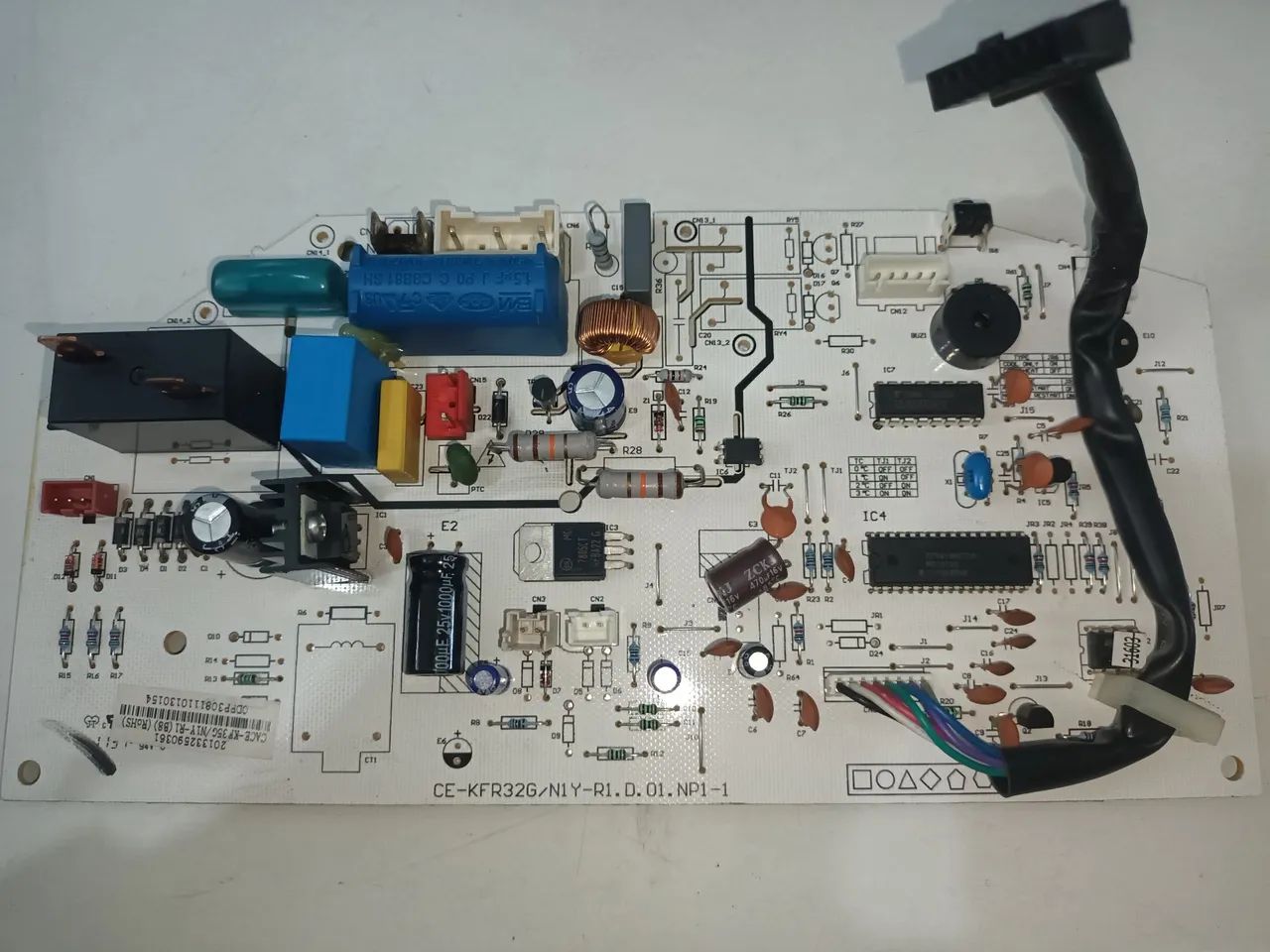 Placa Midea - (CE-KFR32G/N1Y-R1.D.01.NP1-1)