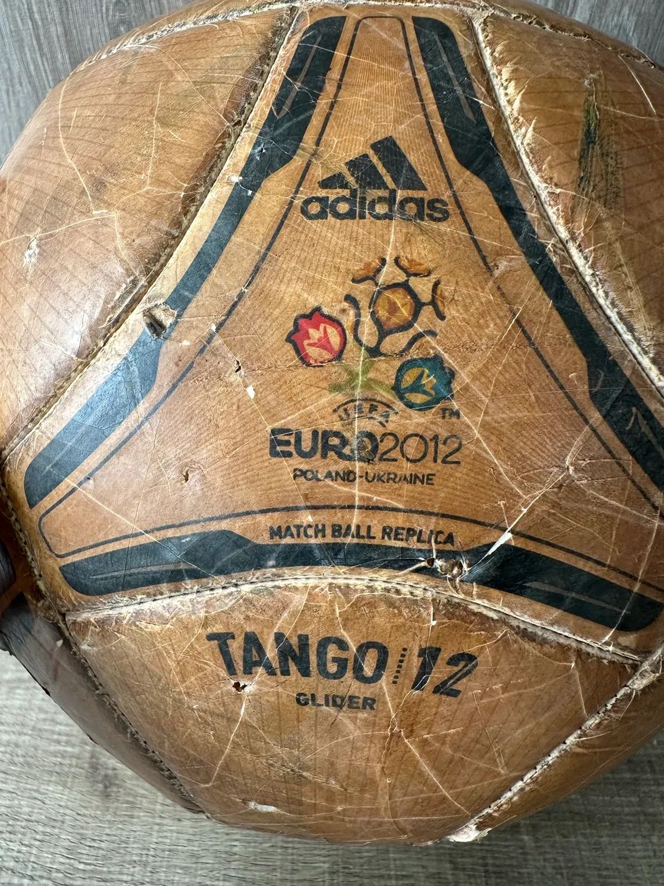 Bola Rara Adidas Tango 12 Glider jogo Euro 2012 Polônia Ucrânia