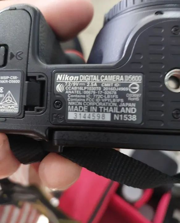 Câmera Kit Nikon D5600 + Lente 18-55mm e 70-300mm - Foto 3