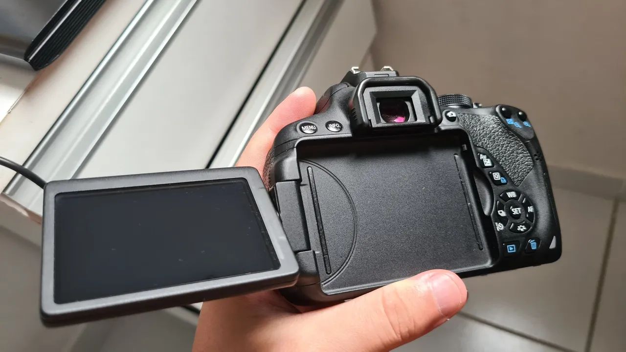 Canon EOS Rebel T5i DSLR Camera Body64303753667073122