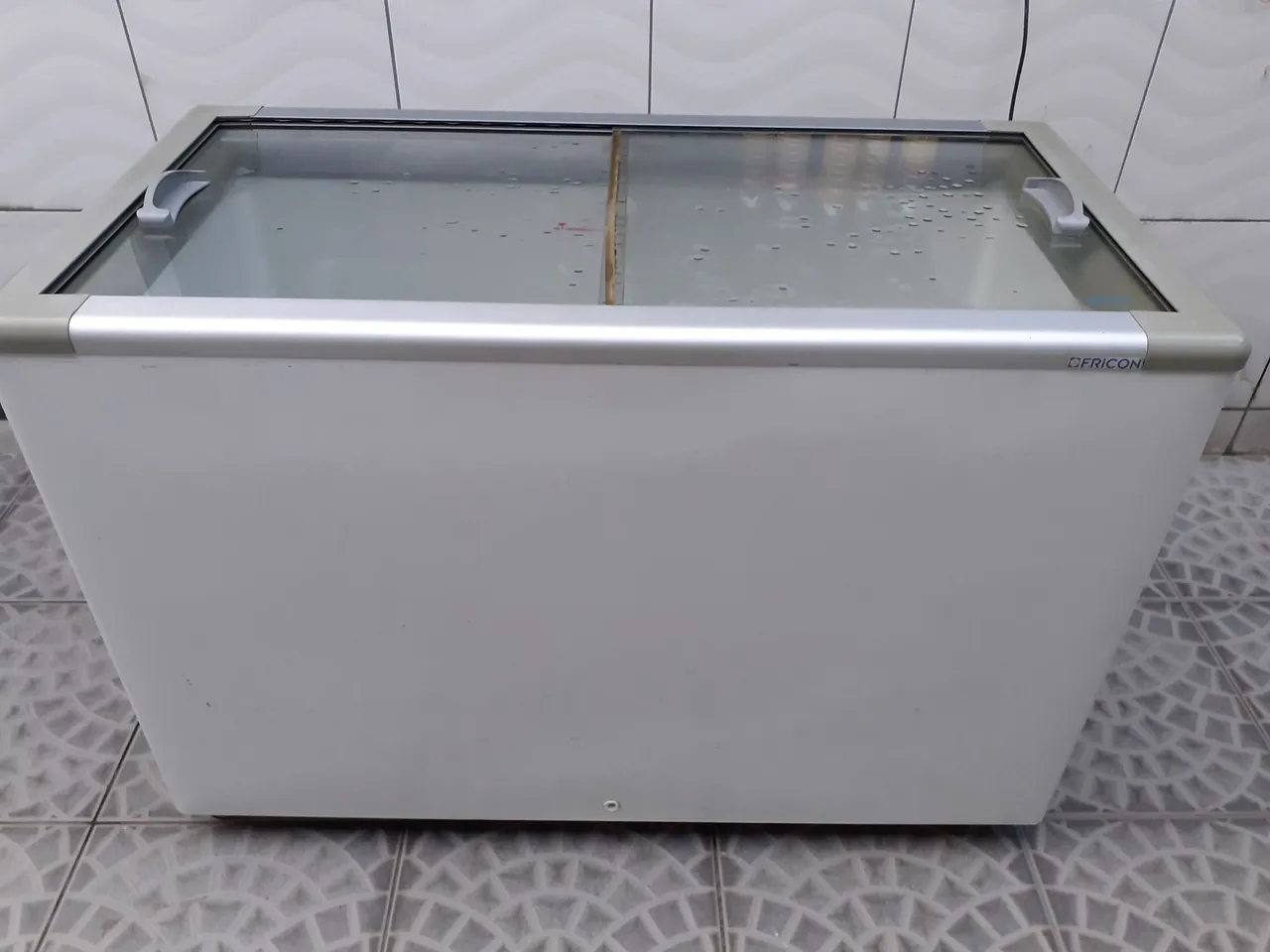 Freezer Horizontal com Tampa de Vidro - FRICON