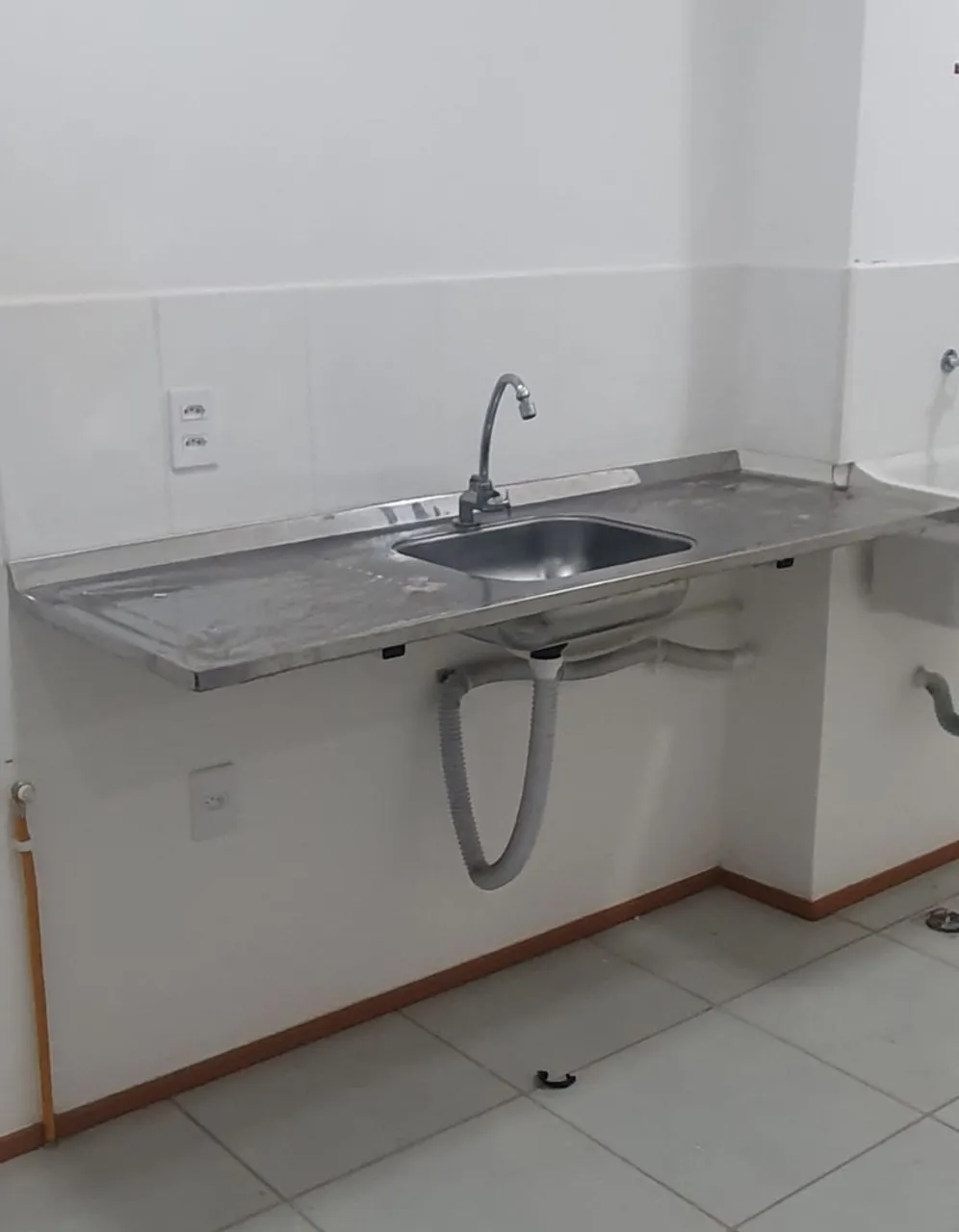 Pia com cuba em aço inoxidável para cozinha ou lavanderia