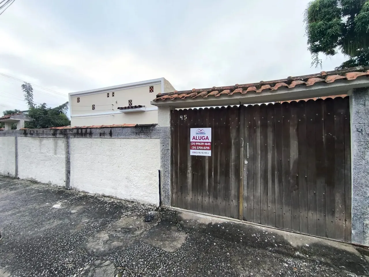 Alugo casa próximo ao Supermarket