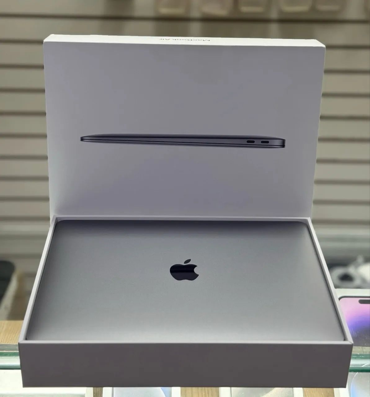 Macbook air m1 8gb / 256gb LOJA FÍSICA sem detalhes, saúde da