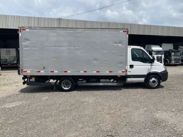 Iveco 70c17 , Baú , Plataforma Hidráulica. - Foto 4