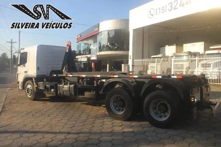 Mercede-Benz 2430 - Ano: 2016 - Roll On- Off - Foto 5