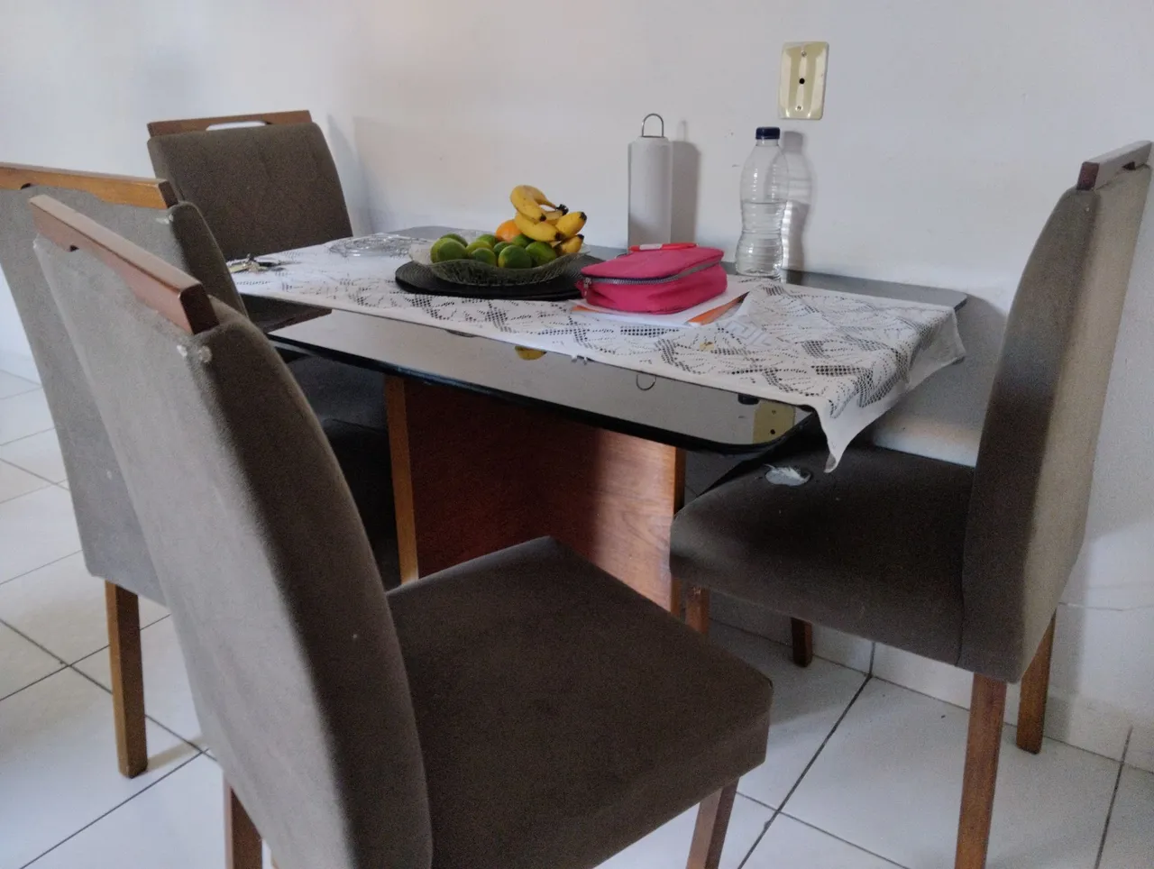 Mesa de Jantar com 4 cadeiras