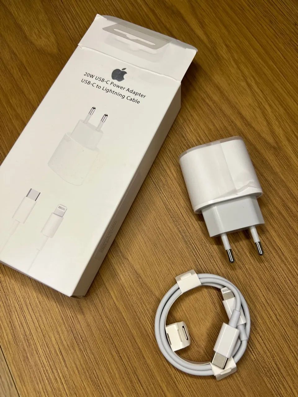 Carregador IPhone Apple 20W USB-C e Cabo Lightning - Novo - Foto 2