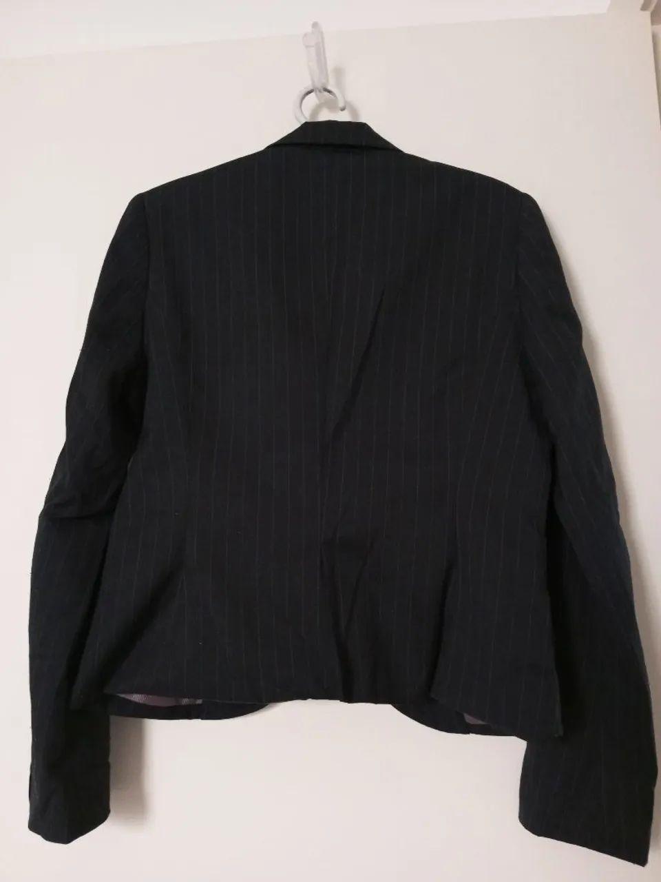 Blazer feminino preto riscas lilás  - Foto 2