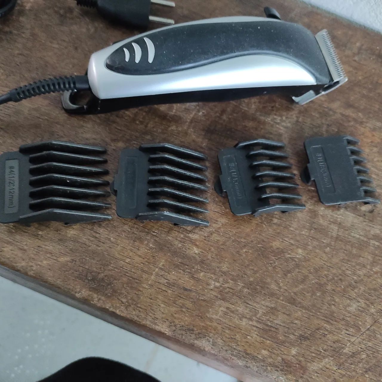 Máquina de cortar cabelo mondial  - Foto 2
