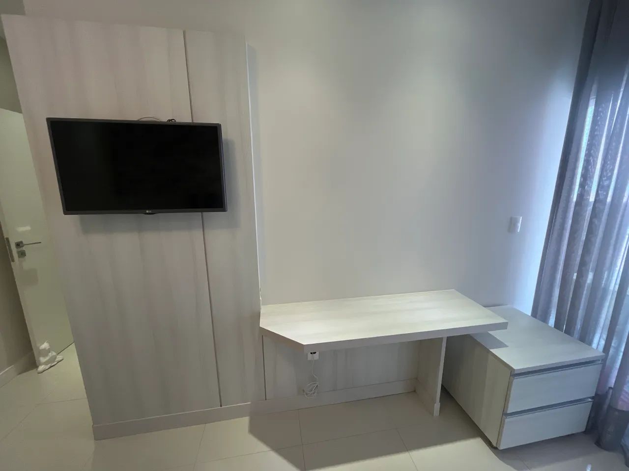 Rack com escrivaninha para quarto 
