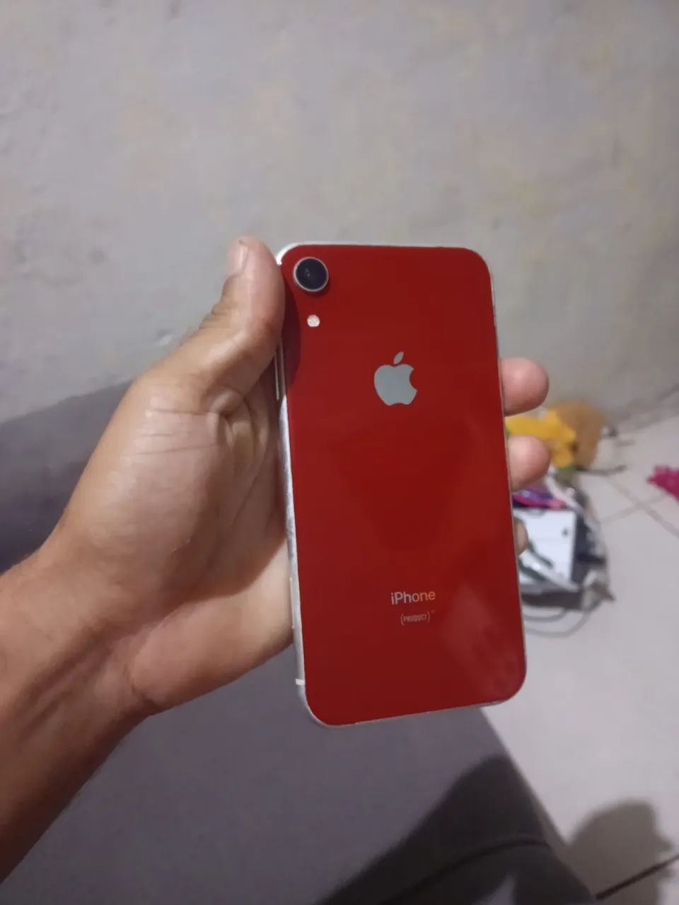 Vendo ou troco iPhone XR  - Foto 2