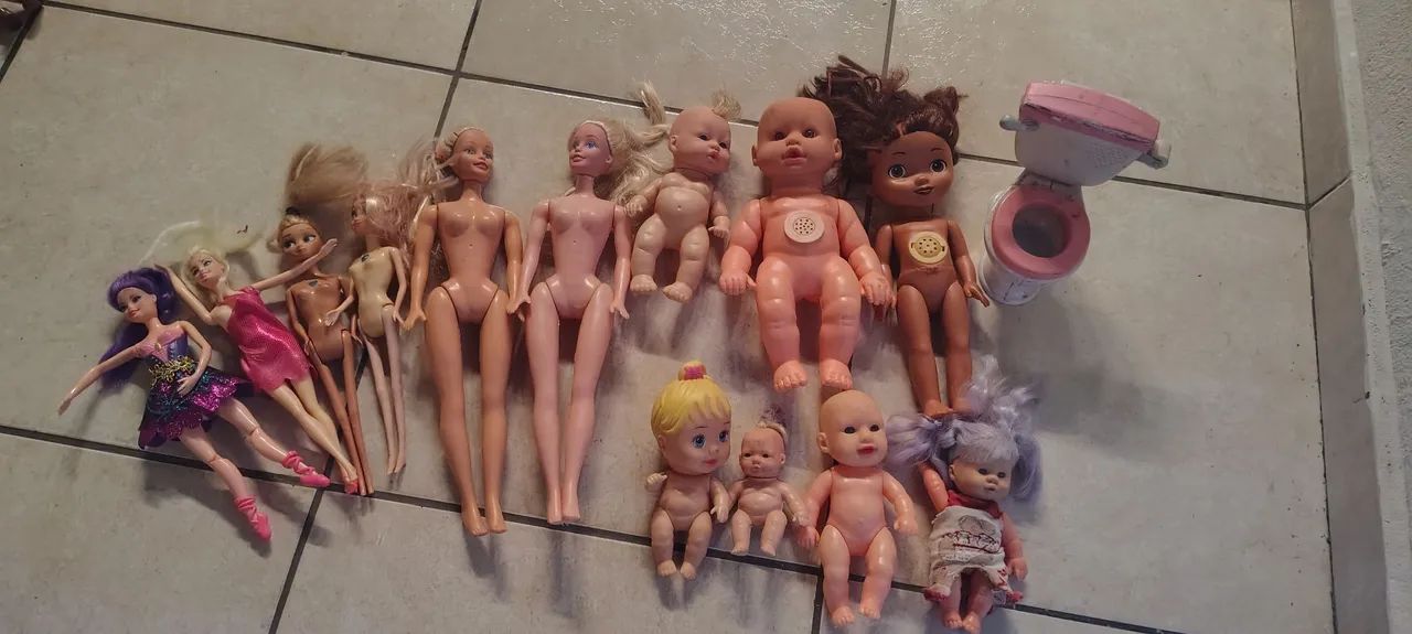 Lote de Bonecas várias  - Foto 2